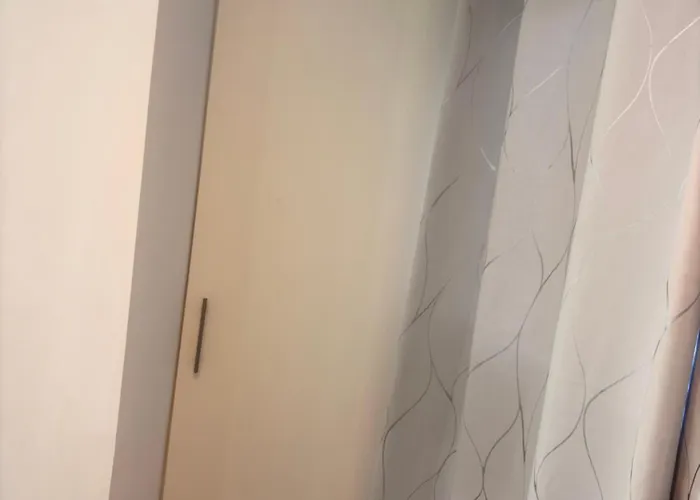 Premium 50 Steps From The דירה *