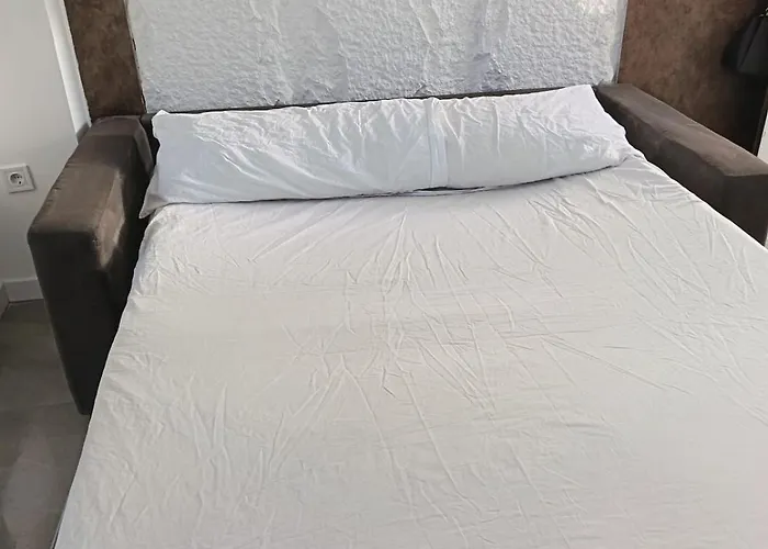 Premium 50 Steps From The * סאלו